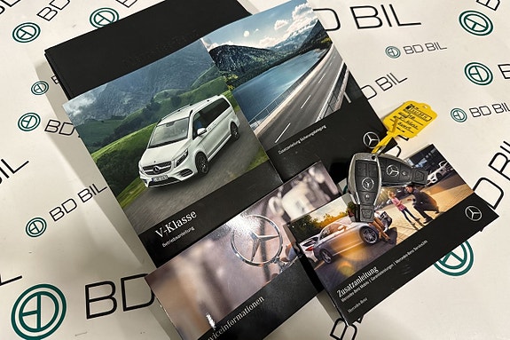 Mercedes-Benz V300 24 of 24