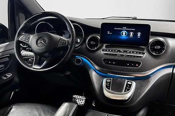 Mercedes-Benz V300 14 of 24