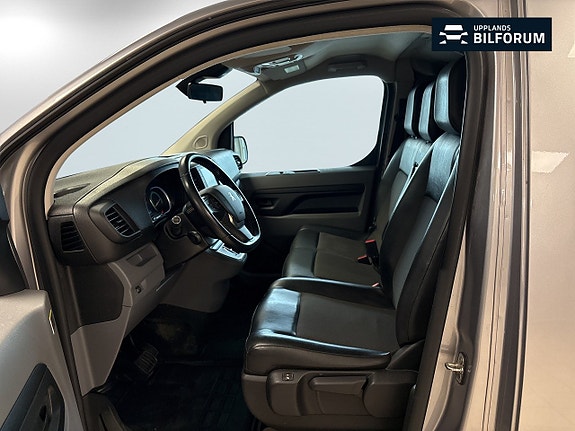 Peugeot e-Expert 8 of 15