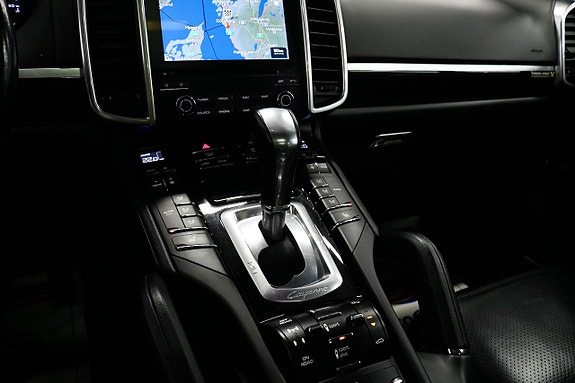 Porsche Cayenne 22 of 25
