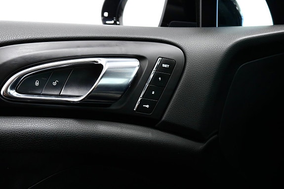 Porsche Cayenne 25 of 25