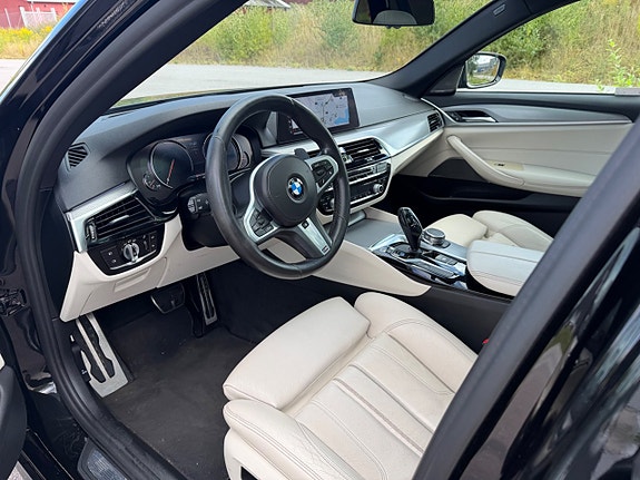 BMW 520d 12 of 17