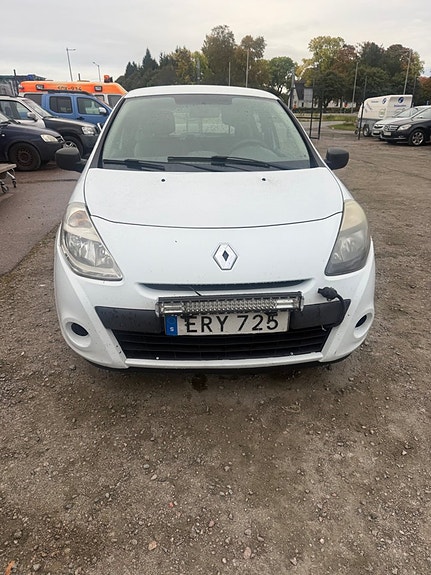 Renault Clio 2 of 4