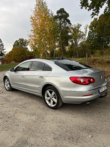 Volkswagen Passat CC 2 of 6