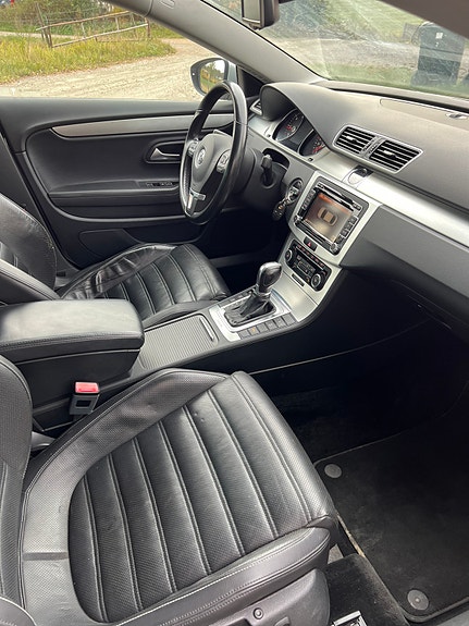 Volkswagen Passat CC 4 of 6
