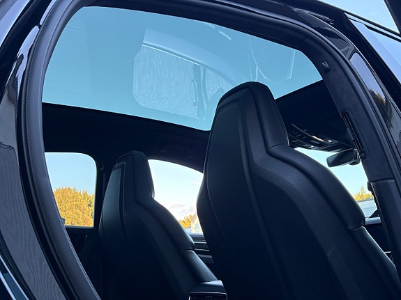 Porsche Cayenne Turbo 13 of 28