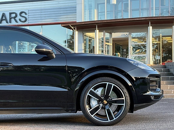 Porsche Cayenne Turbo 7 of 28