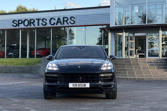 Porsche Cayenne Turbo 4 of 28