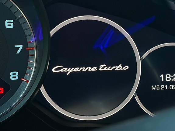 Porsche Cayenne Turbo 27 of 28