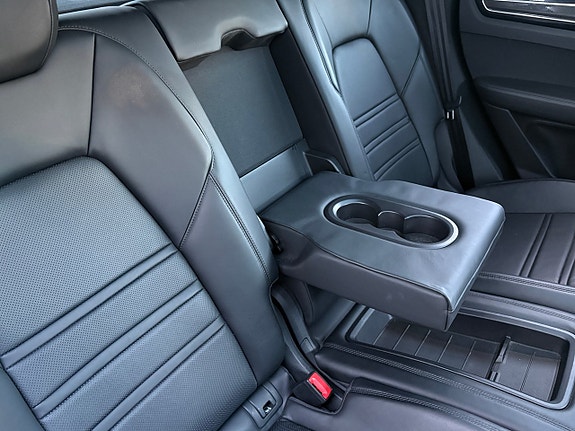 Porsche Cayenne Turbo 12 of 28