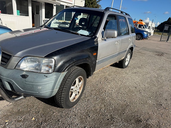Honda CR-V 3 of 6