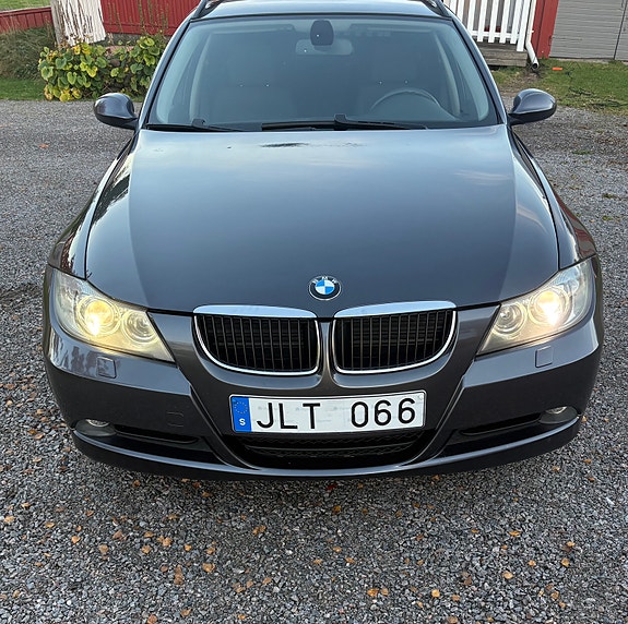 BMW 320d 5 of 7