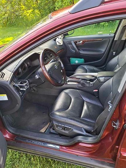 Volvo XC70 7 of 9