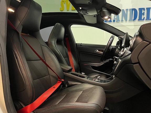 Mercedes-Benz CLA45 28 of 30