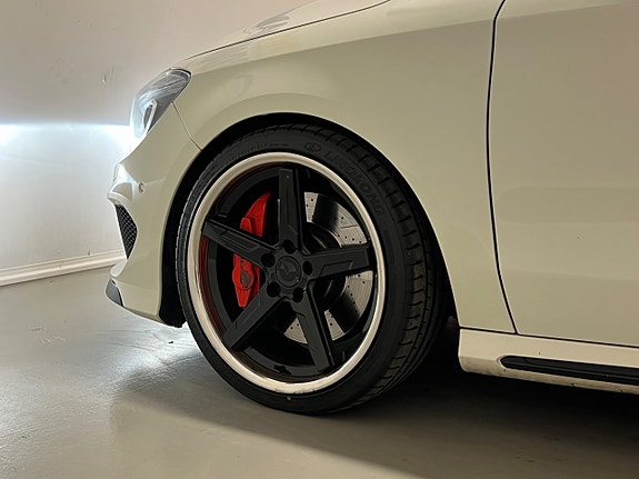 Mercedes-Benz CLA45 15 of 30