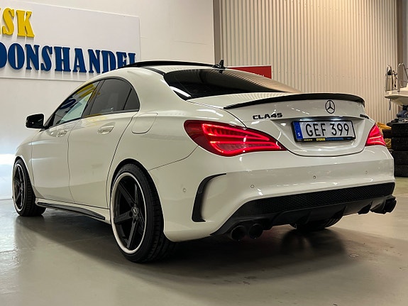 Mercedes-Benz CLA45 17 of 30