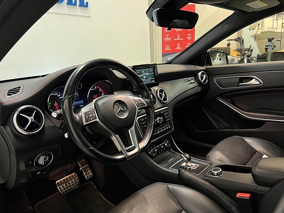 Mercedes-Benz CLA45 20 of 30