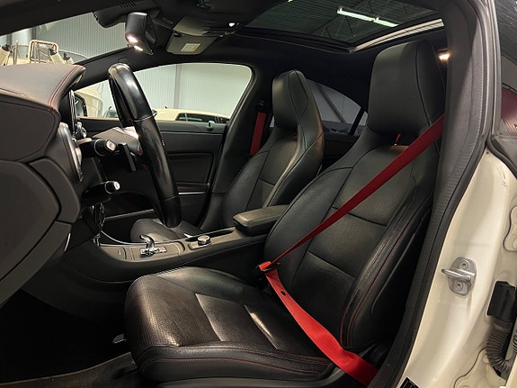 Mercedes-Benz CLA45 19 of 30