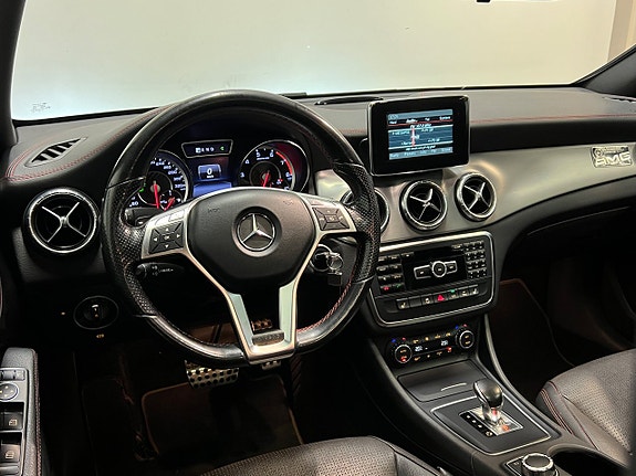 Mercedes-Benz CLA45 21 of 30