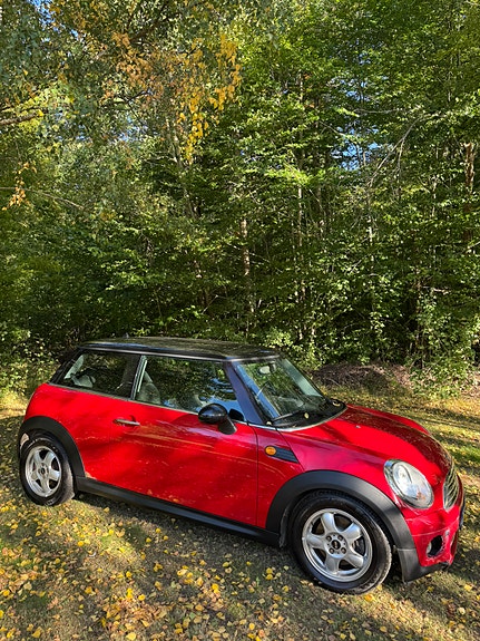 MINI Cooper 3 of 7