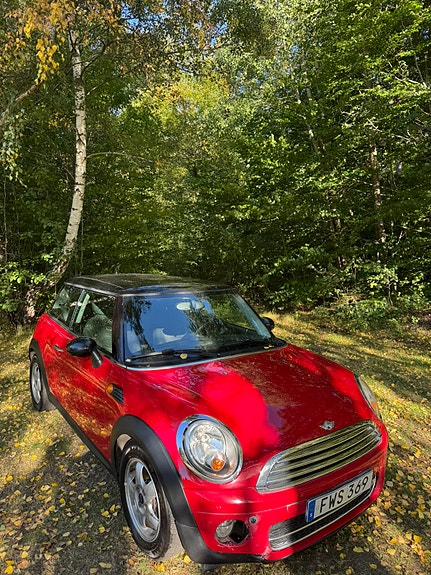 MINI Cooper 2 of 7