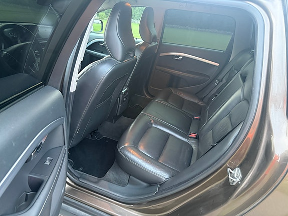 Volvo XC70 4 of 7