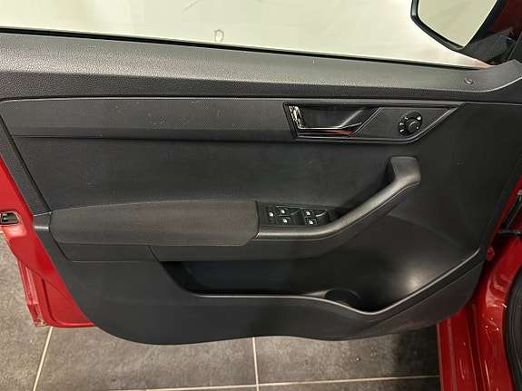 Skoda Fabia 10 of 27