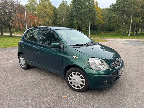 Toyota Yaris 4 of 6