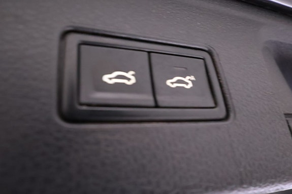 Volkswagen Passat 19 of 23