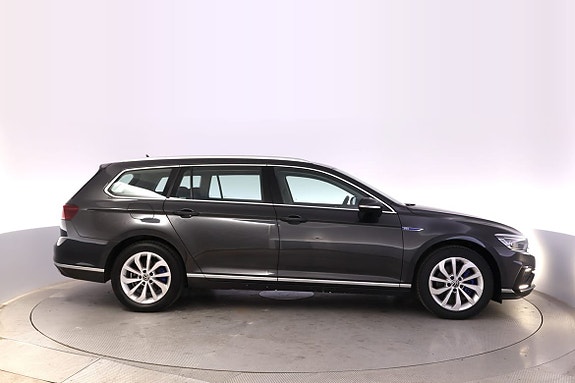 Volkswagen Passat 5 of 23