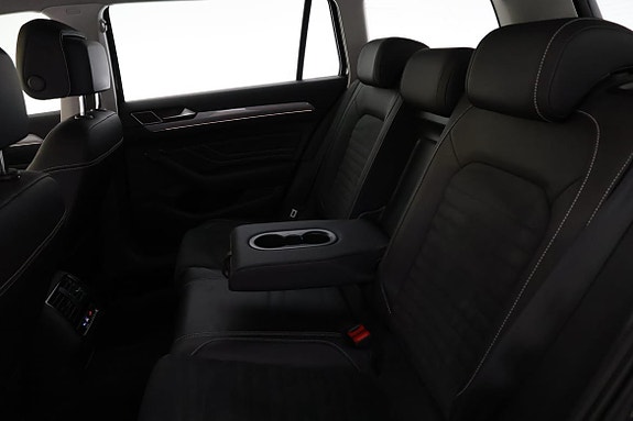 Volkswagen Passat 21 of 23