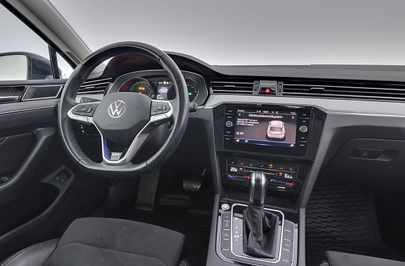Volkswagen Passat 8 of 23