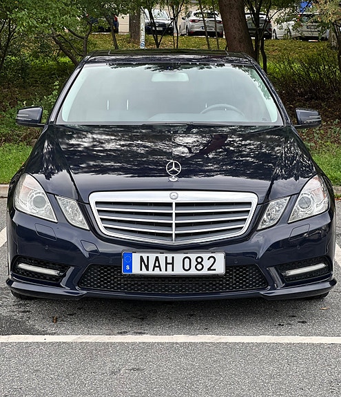 Mercedes-Benz E220 4 of 17