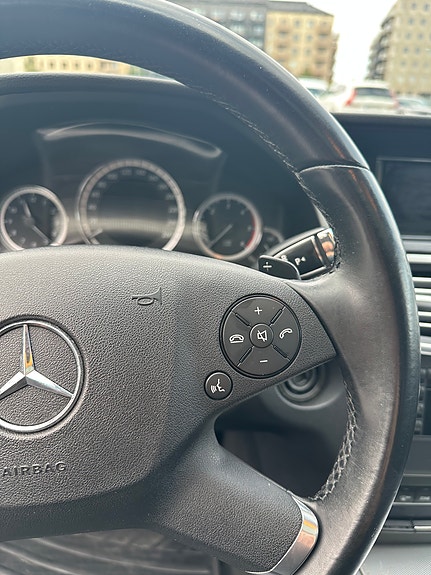 Mercedes-Benz E220 14 of 29