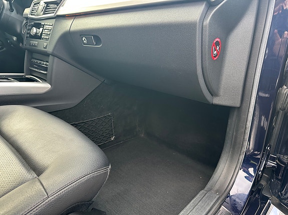 Mercedes-Benz E220 20 of 29