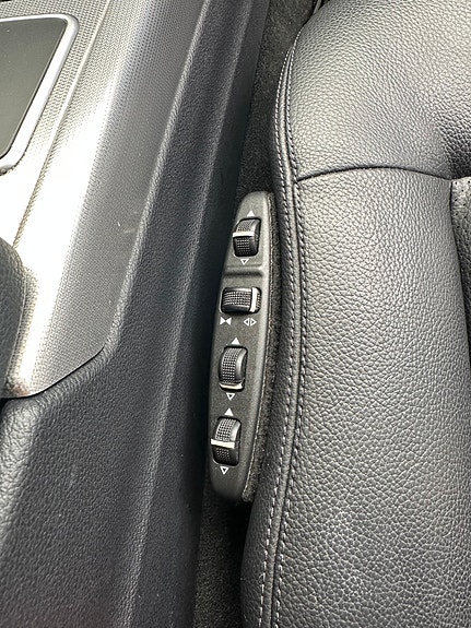 Mercedes-Benz E220 24 of 29