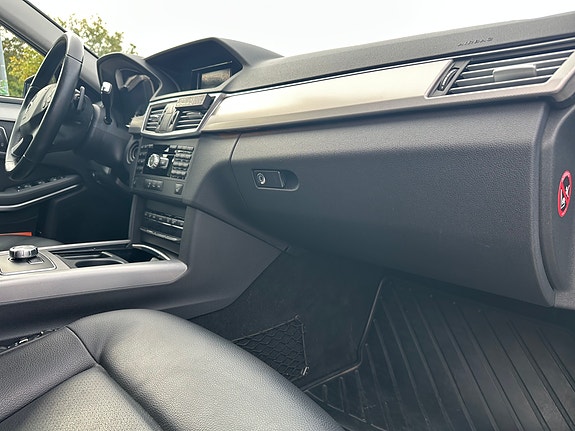 Mercedes-Benz E220 19 of 29