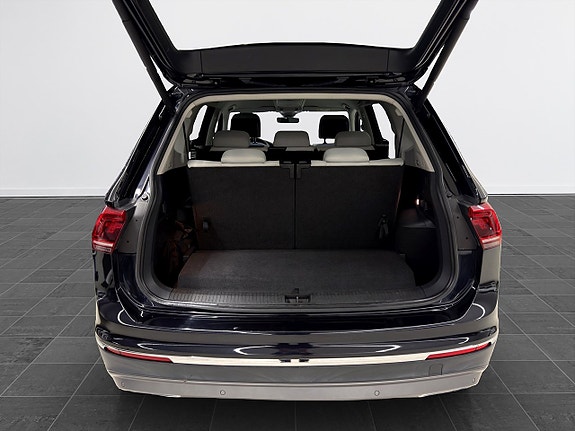 Volkswagen Tiguan Allspace 16 of 22