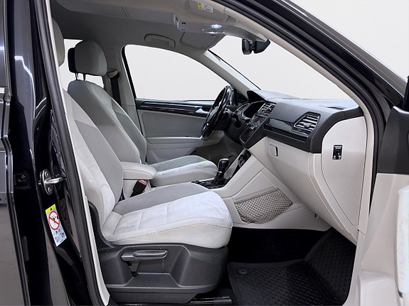 Volkswagen Tiguan Allspace 14 of 22