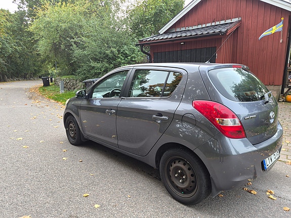 Hyundai i20 3 of 13