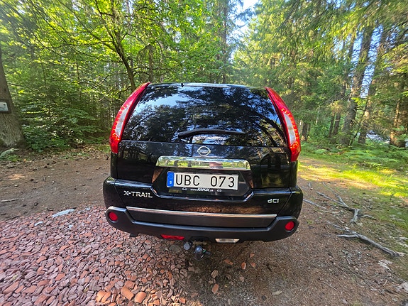 Nissan X-Trail 3 of 4