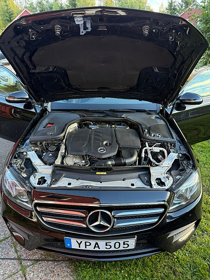 Mercedes-Benz E220 14 of 15
