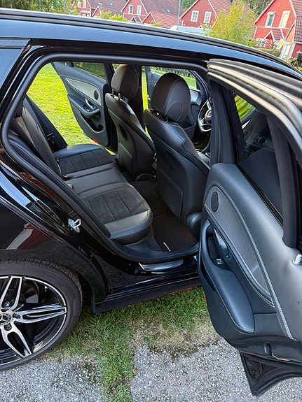 Mercedes-Benz E220 8 of 15