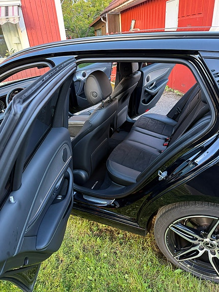 Mercedes-Benz E220 9 of 15