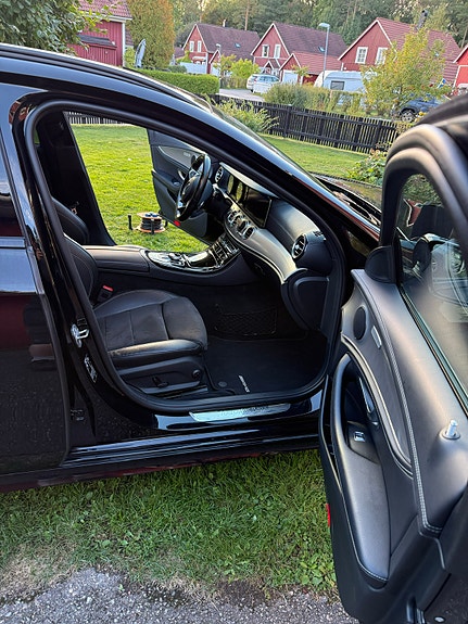 Mercedes-Benz E220 12 of 15