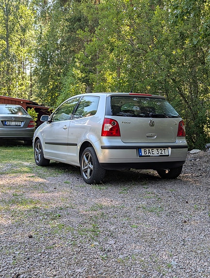 Volkswagen Polo 2 of 5