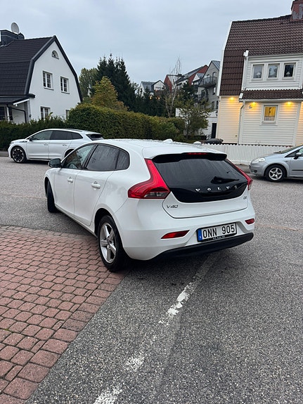 Volvo V40 4 of 9