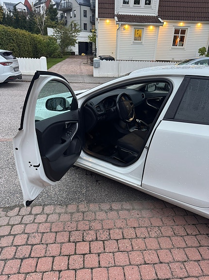 Volvo V40 7 of 9
