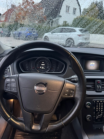 Volvo V40 8 of 9