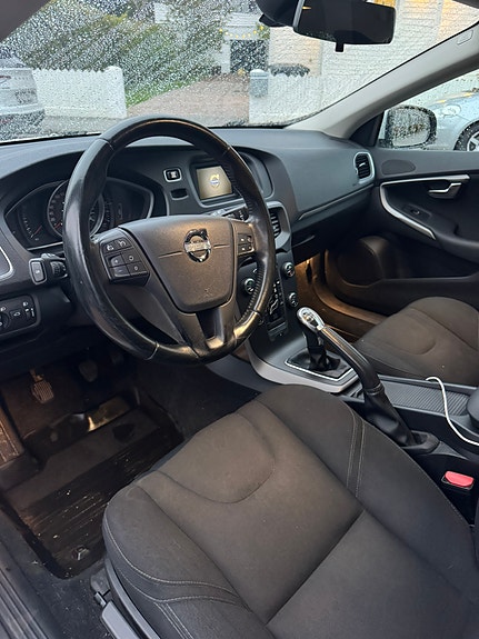 Volvo V40 9 of 9
